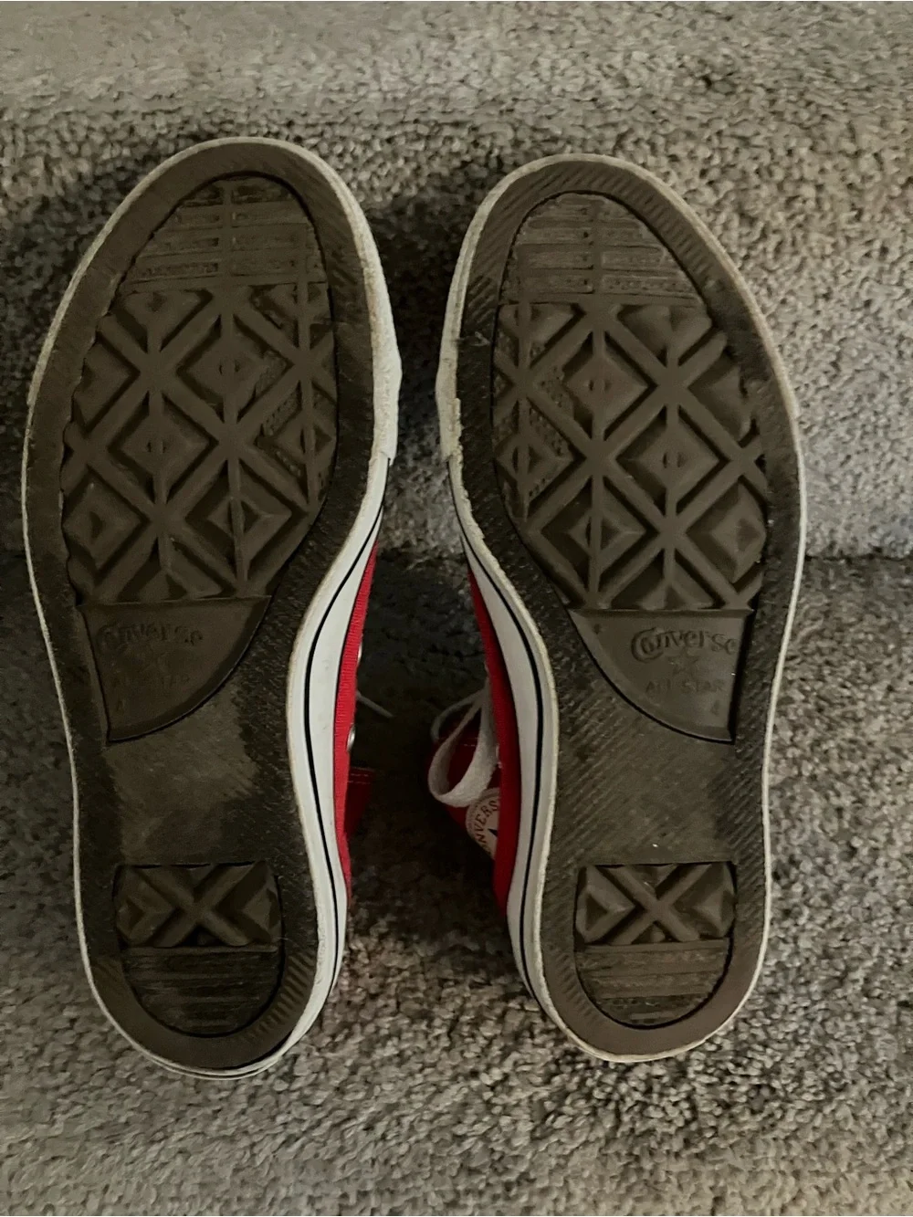 IN GREAT CONDITION! CONVERSE CHUCK TAYLOR ALL STAR HI TOPS KIDS UNISEX SIZE 4